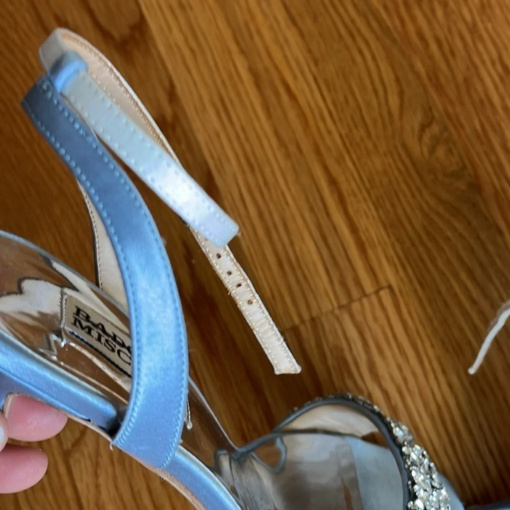 Badgley Mischka Womens Rider Blue Ankle Strap Heels Size 7 NEW READ